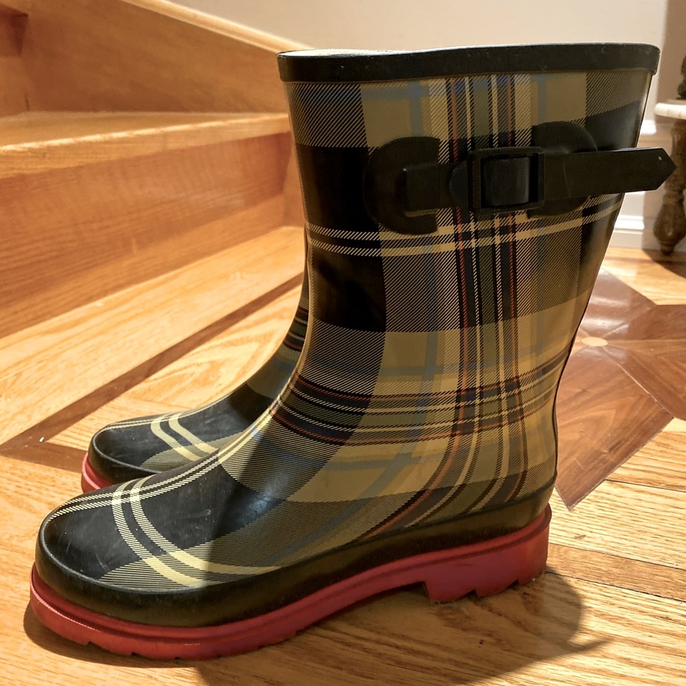 Rain boots
